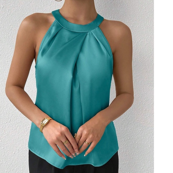 Classic Magenta Satin Pleated Solid Tank Top - Picture 8 of 12